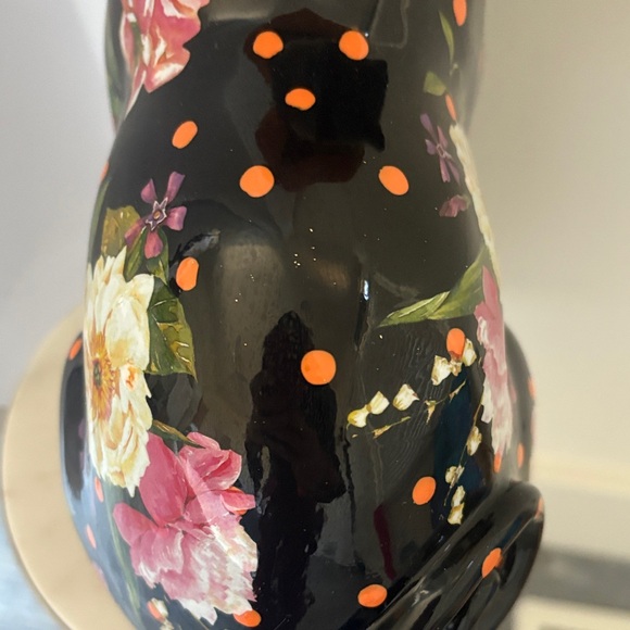 Mackenzie childs Cat Figurine will come bubble wrapped! Has some Staining! - Picture 4 of 5